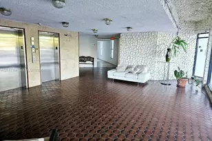 9682 Fontainebleau Blvd, Miami, FL 33172 - Photo 3