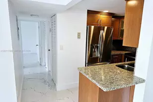 9682 Fontainebleau Blvd, Miami, FL 33172 - Photo 5