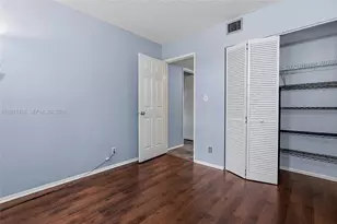 3083 N Oakland Forest Dr, Oakland Park, FL 33309 - Photo 25