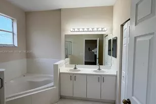 9261 SW 220th Terrace, Cutler Bay, FL 33190 - Photo 17
