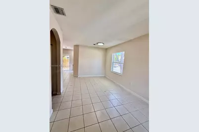 9261 SW 220th Ter, Cutler Bay, FL 33190 - Photo 5