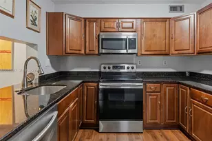 3083 N Oakland Forest Dr, Oakland Park, FL 33309 - Photo 13