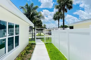 5719 NW 28th St, Lauderhill, FL 33313 - Photo 37