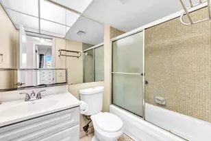 8465 Sunrise Lakes Blvd, Sunrise, FL 33322 - Photo 35