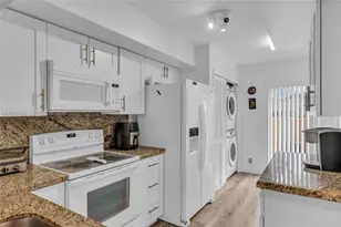 7874 NW 7th Ct, Plantation, FL 33324 - Photo 9