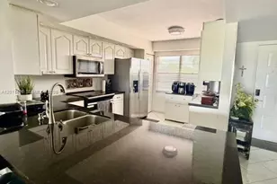 1400 SW 131st Way, Pembroke Pines, FL 33027 - Photo 9