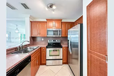 17272 SW 139th Ct, Miami, FL 33177 - Photo 9