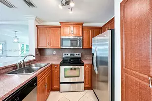 17272 SW 139th Ct, Miami, FL 33177 - Photo 9