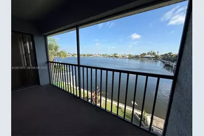 123 SW 47th Ter #201, Cape Coral, FL 33914 - Photo 5
