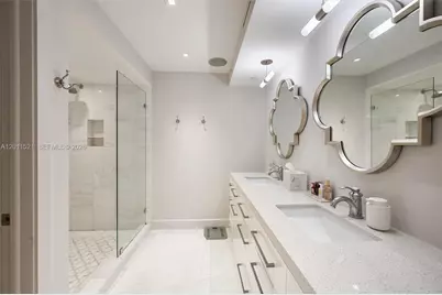 9 Island Ave #514, Miami Beach, FL 33139 - Photo 17