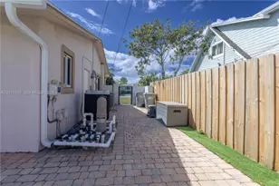 1660 NE 25th Ave, Pompano Beach, FL 33062 - Photo 25