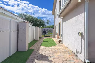 1660 NE 25th Ave, Pompano Beach, FL 33062 - Photo 27