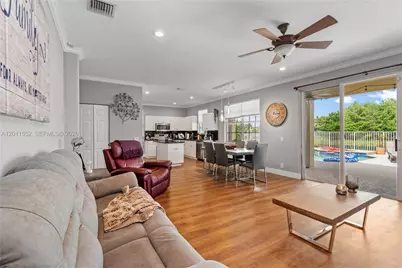 1095 Chenille Cir, Weston, FL 33327 - Photo 11