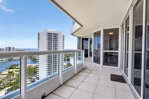 21205 Yacht Club Dr, Aventura, FL 33180 - Photo 31