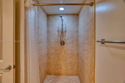 815 NW Flagler Ave #305, Stuart, FL 34994 - Photo 33