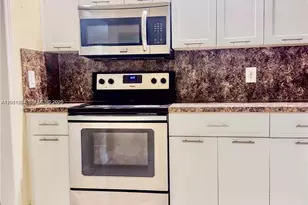 906 SW 74th Ave, North Lauderdale, FL 33068 - Photo 3