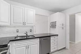 110 Dunwoody Ln, Hollywood, FL 33021 - Photo 7