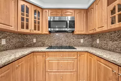 1200 Saint Charles Pl #415, Pembroke Pines, FL 33026 - Photo 11
