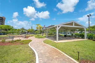 1200 St Charles Pl, Pembroke Pines, FL 33026 - Photo 27