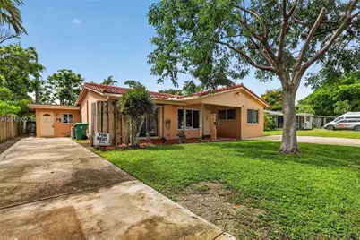 40 SE 8th St, Dania Beach, FL 33004 - Photo 3