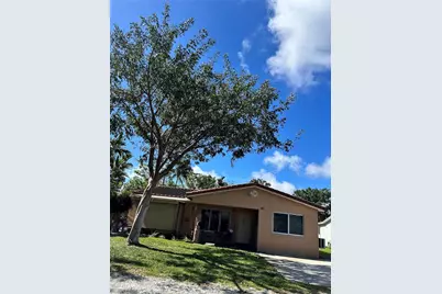 40 SE 8th St, Dania Beach, FL 33004 - Photo 1