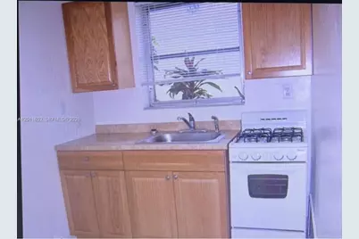40 SE 8th St, Dania Beach, FL 33004 - Photo 11
