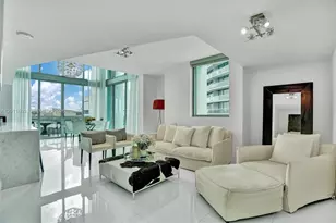 900 Biscayne Blvd, Miami, FL 33132 - Photo 1