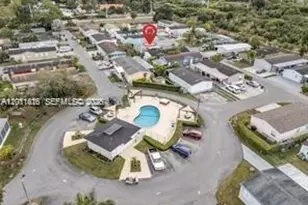 19800 SW 180th Ave, Miami, FL 33187 - Photo 15