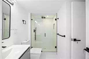 20379 W Country Club Dr, Aventura, FL 33180 - Photo 13