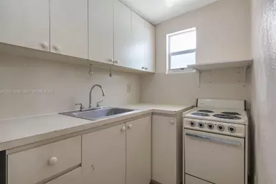 8510 NW 30th Pl, Miami, FL 33147 - Photo 13