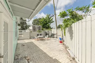 8510 NW 30th Pl, Miami, FL 33147 - Photo 15