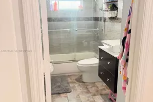 2221 N 61st Ave, Hollywood, FL 33024 - Photo 13