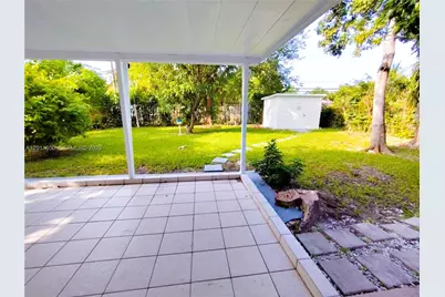 435 NW 127th St, North Miami, FL 33168 - Photo 11