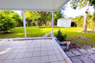 435 NW 127th St, North Miami, FL 33168 - Photo 11
