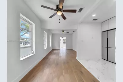 520 NW 32nd Pl #520, Miami, FL 33125 - Photo 19