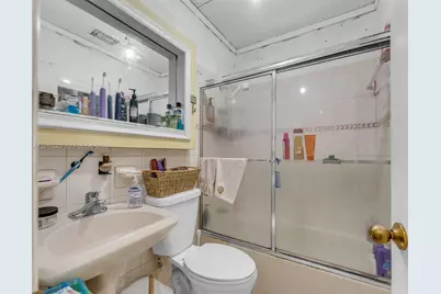 520 NW 32nd Pl #520, Miami, FL 33125 - Photo 55