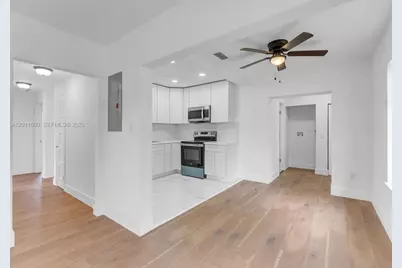 520 NW 32nd Pl #520, Miami, FL 33125 - Photo 9