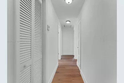 520 NW 32nd Pl #520, Miami, FL 33125 - Photo 21