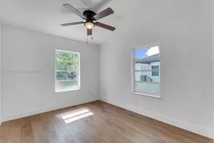 520 NW 32nd Pl, Miami, FL 33125 - Photo 29