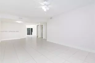8902 NW 109th Ct, Doral, FL 33178 - Photo 7