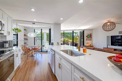 4000 Towerside Ter #308, Miami, FL 33138 - Photo 7