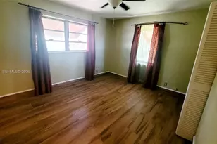 1124 NE 7th St, Hallandale Beach, FL 33009 - Photo 13