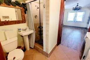 1124 NE 7th St, Hallandale Beach, FL 33009 - Photo 31