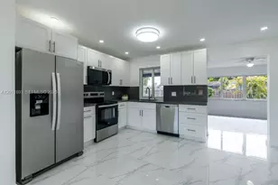 510 NW 97th Terrace, Pembroke Pines, FL 33024 - Photo 9