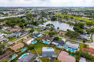 510 NW 97th Terrace, Pembroke Pines, FL 33024 - Photo 3