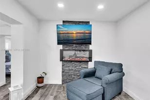 100 NW 8th Ave, Hallandale Beach, FL 33009 - Photo 17