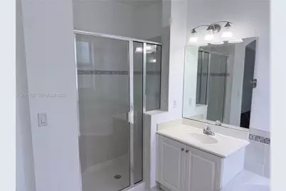 8720 NW 111th Ct, Doral, FL 33178 - Photo 15