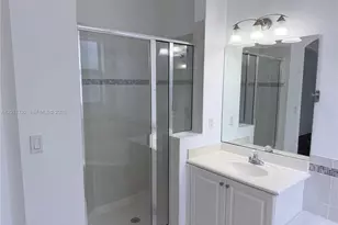8720 NW 111th Ct, Doral, FL 33178 - Photo 15