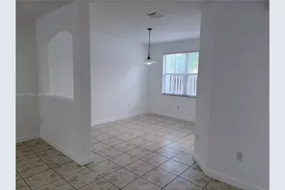 8720 NW 111th Ct, Doral, FL 33178 - Photo 5