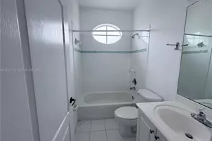 8720 NW 111th Ct, Doral, FL 33178 - Photo 21